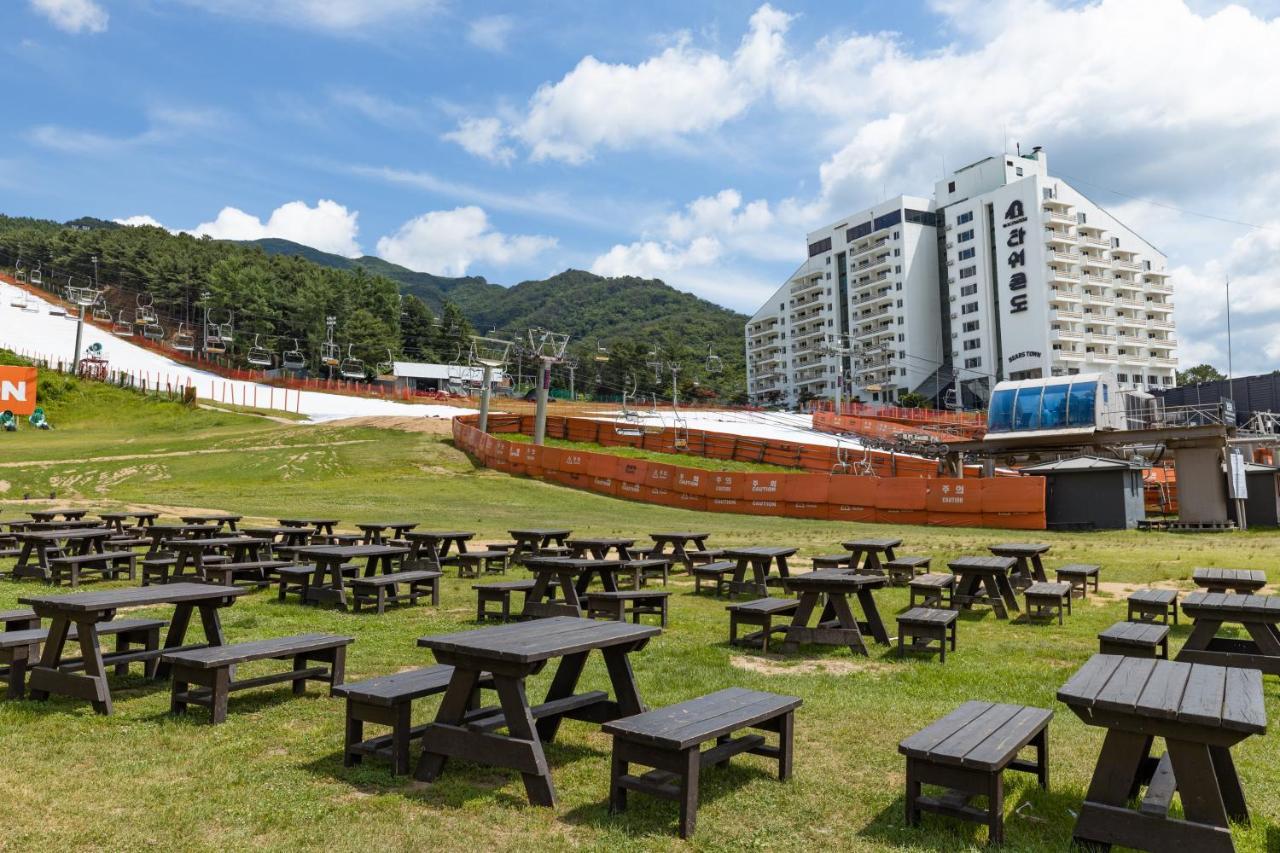 Bears Town Hotell Pocheon Exteriör bild