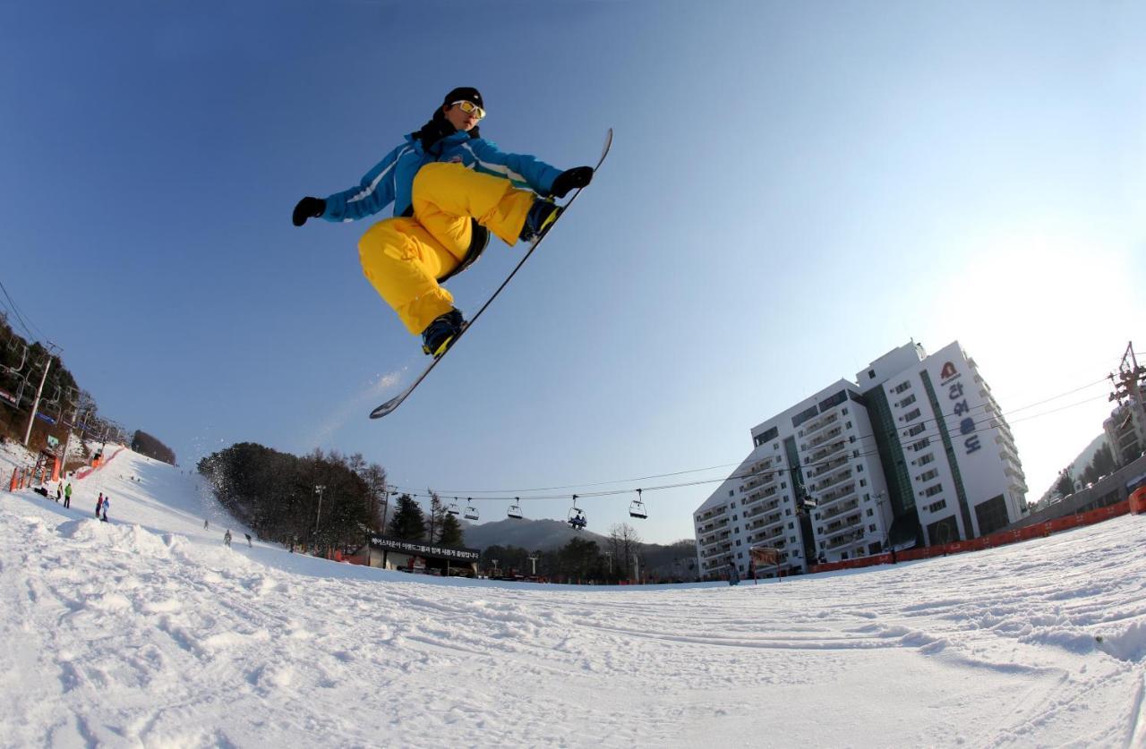 Bears Town Hotell Pocheon Exteriör bild