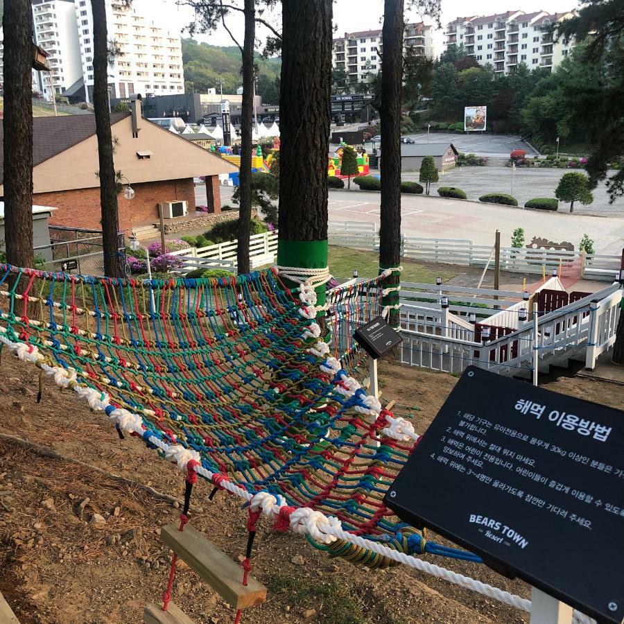 Bears Town Hotell Pocheon Exteriör bild