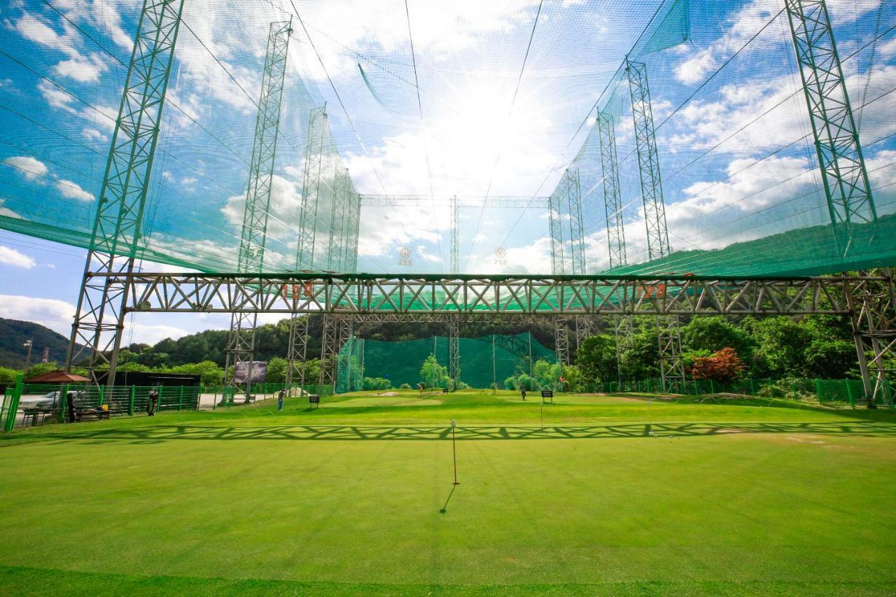Bears Town Hotell Pocheon Exteriör bild