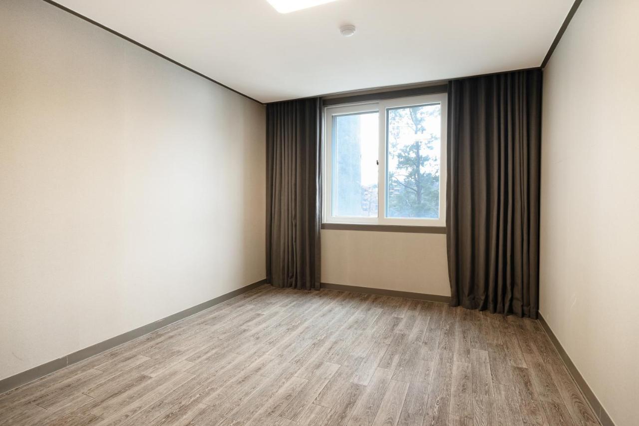 Bears Town Hotell Pocheon Exteriör bild
