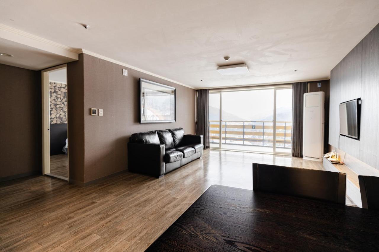 Bears Town Hotell Pocheon Exteriör bild