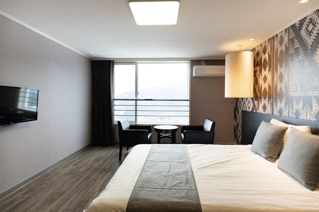 Bears Town Hotell Pocheon Exteriör bild