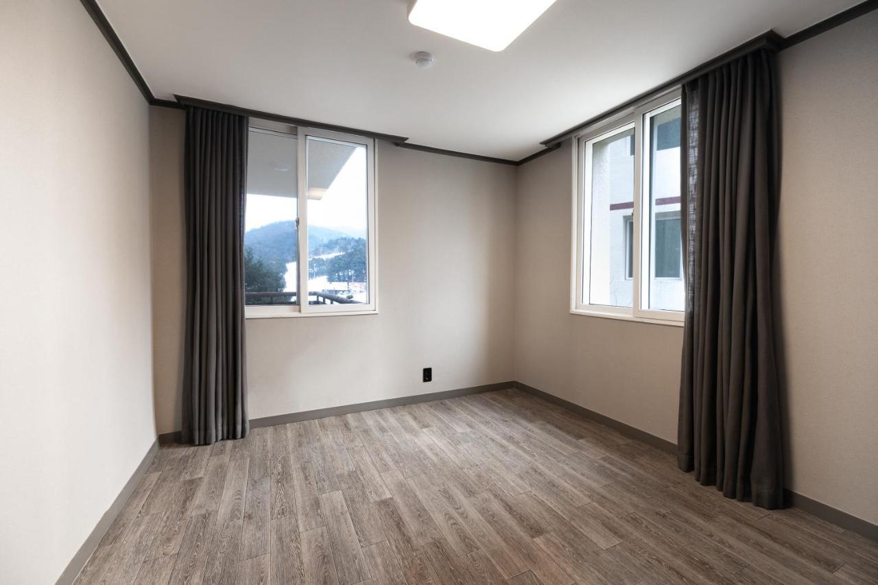 Bears Town Hotell Pocheon Exteriör bild