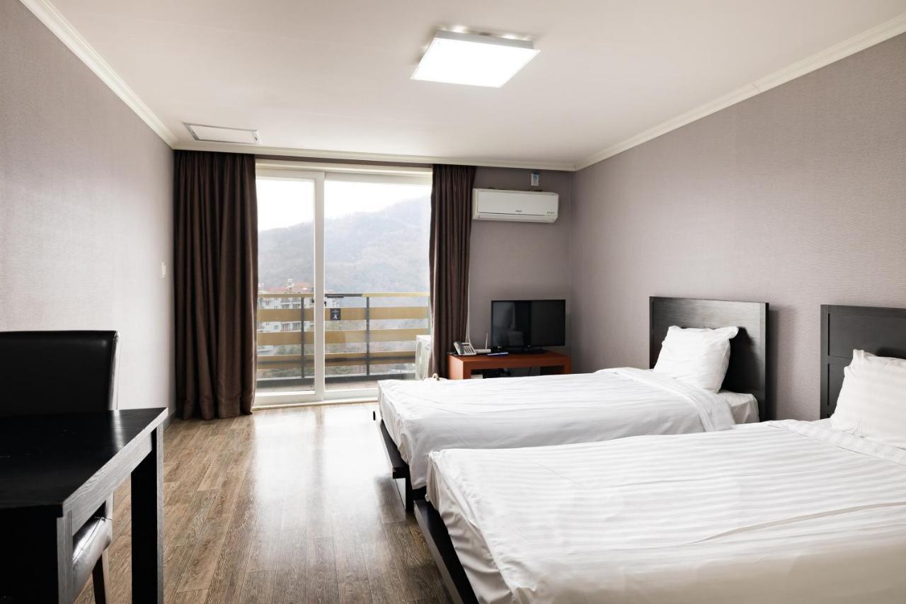 Bears Town Hotell Pocheon Exteriör bild