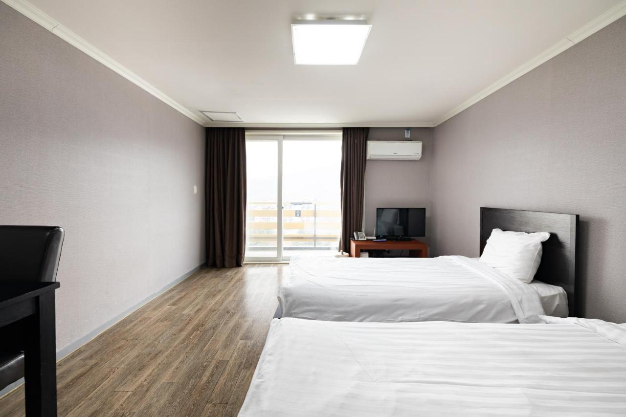 Bears Town Hotell Pocheon Exteriör bild